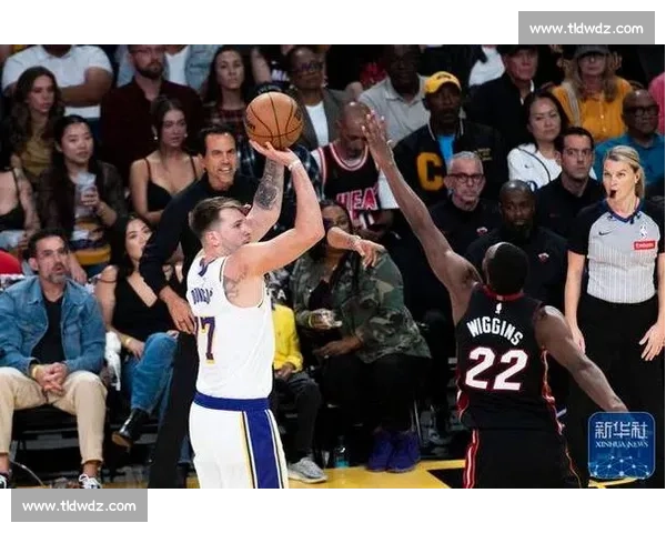 湖人热火总决赛第四战第二节攻防拉锯改写比赛走势关键时刻巨星对决点燃全场